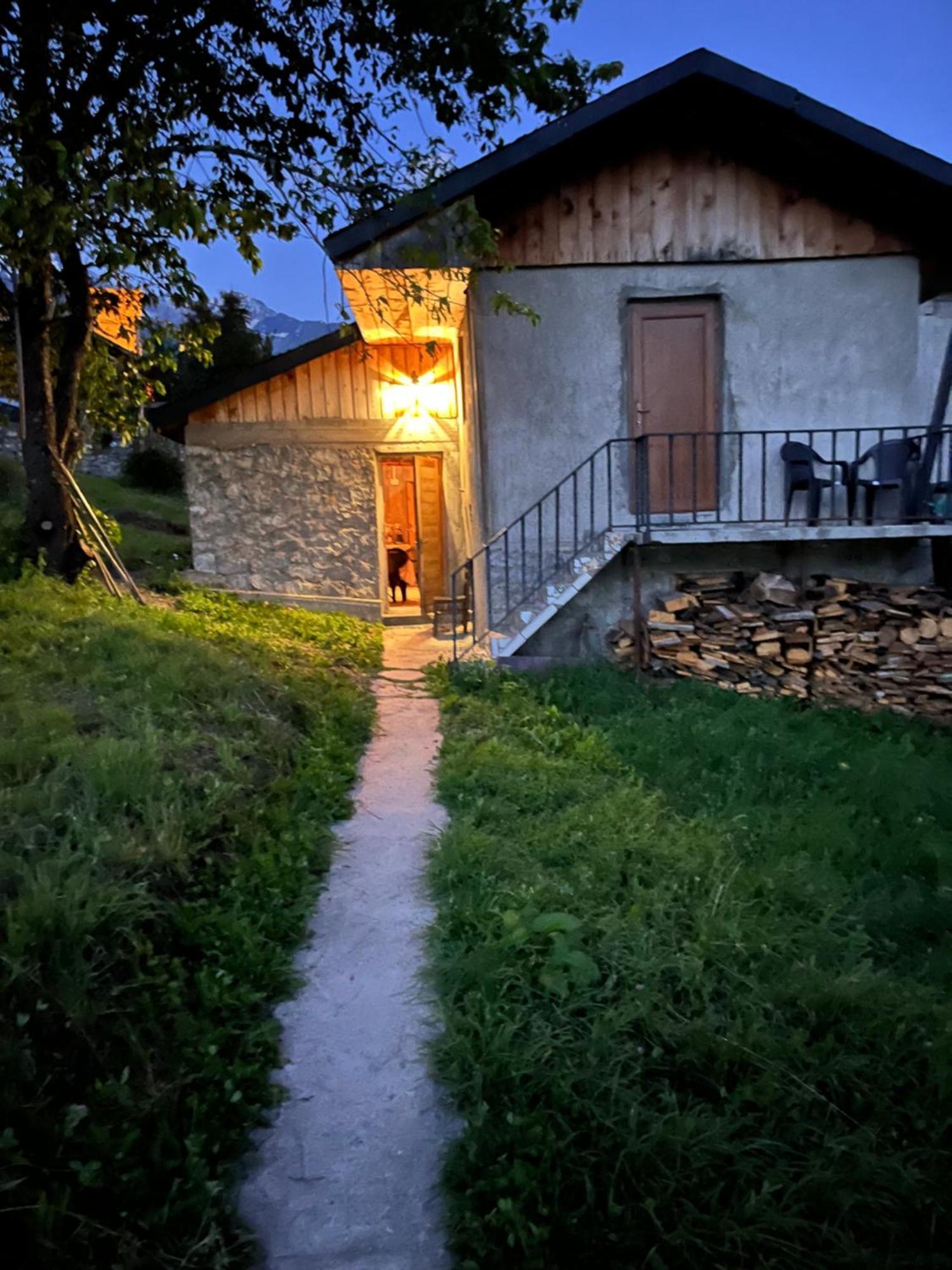 Nadia Guesthouse 메스티아 외부 사진